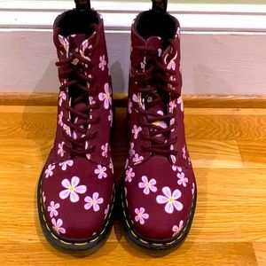 Women’s Doc Martin Boots Size 7